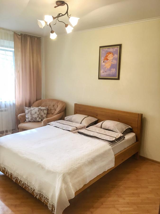 Apartments In The Center Kamjanets-Podilsky Buitenkant foto